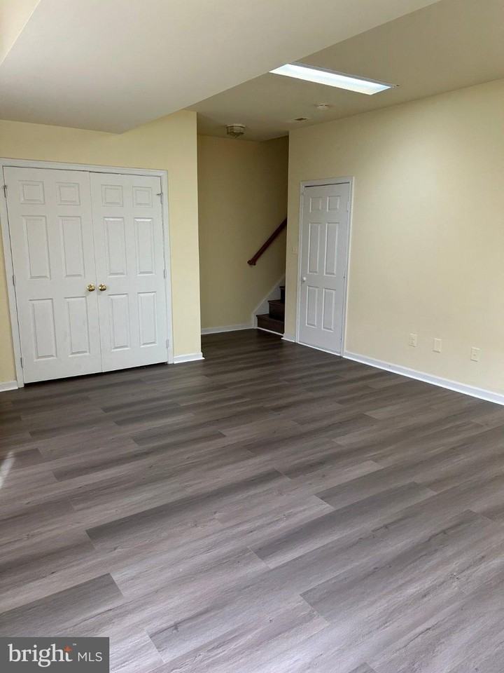 43723 Stoke Chapel Ter - Photo 5 of 27