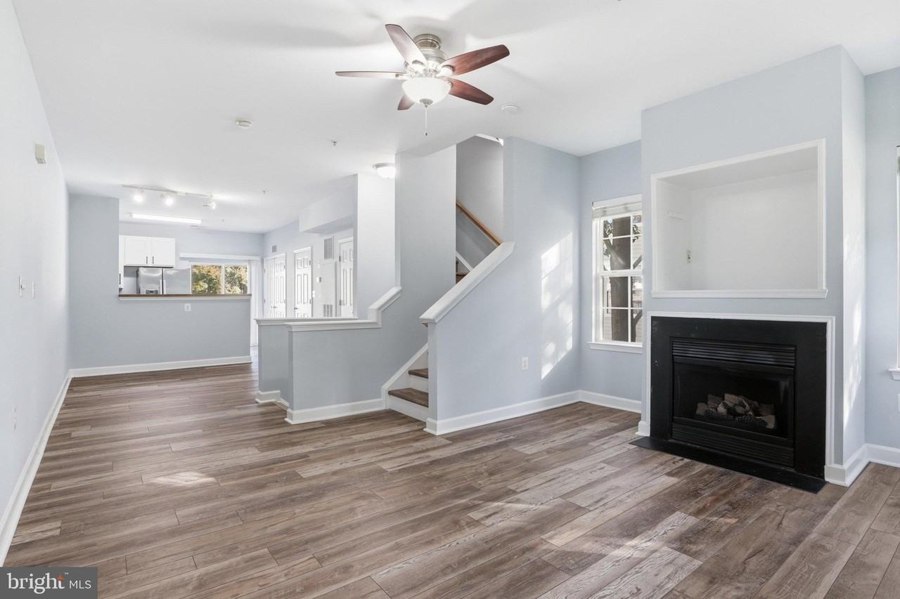 42461 Rockrose Sq - Photo 5 of 29