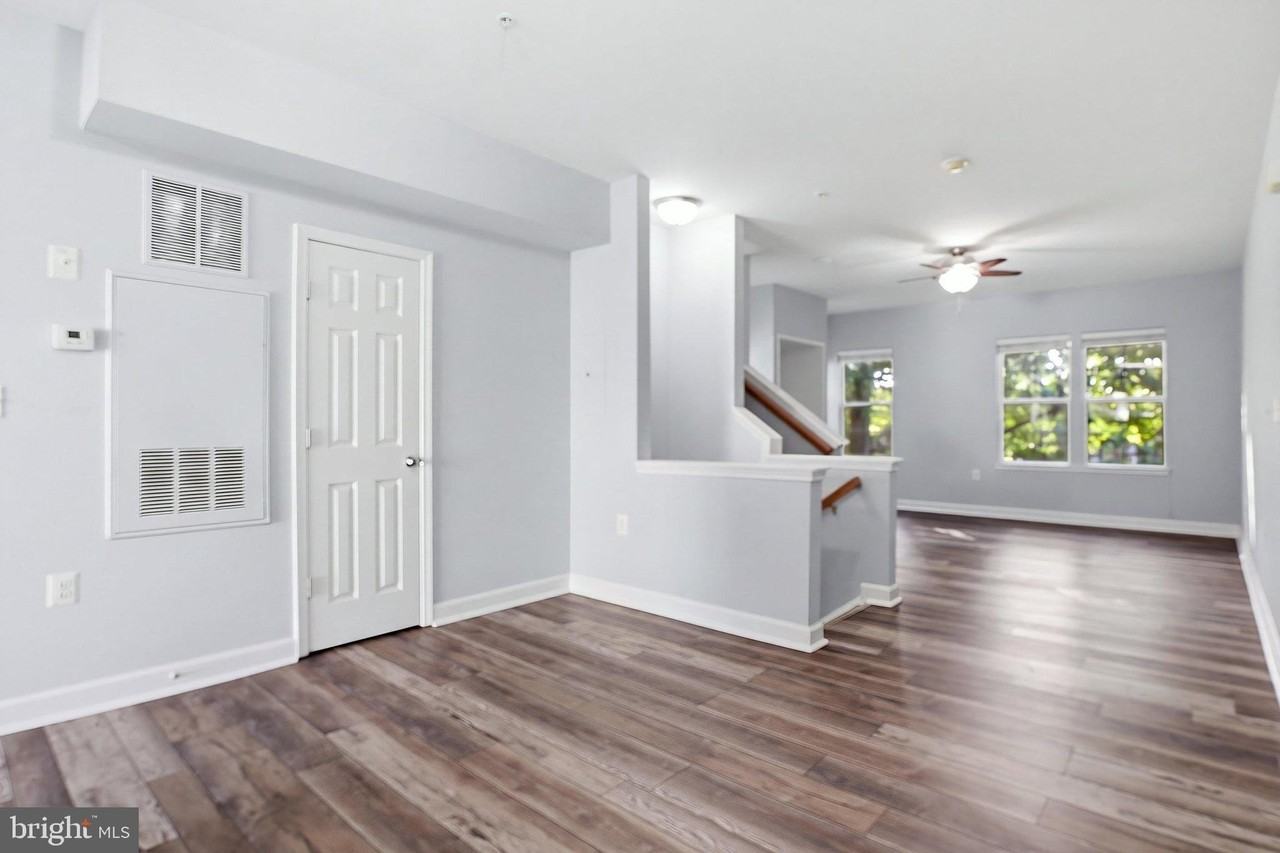 42461 Rockrose Sq - Photo 6 of 29