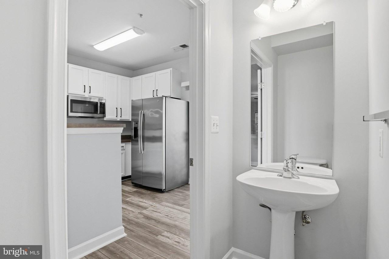 42461 Rockrose Sq - Photo 7 of 29