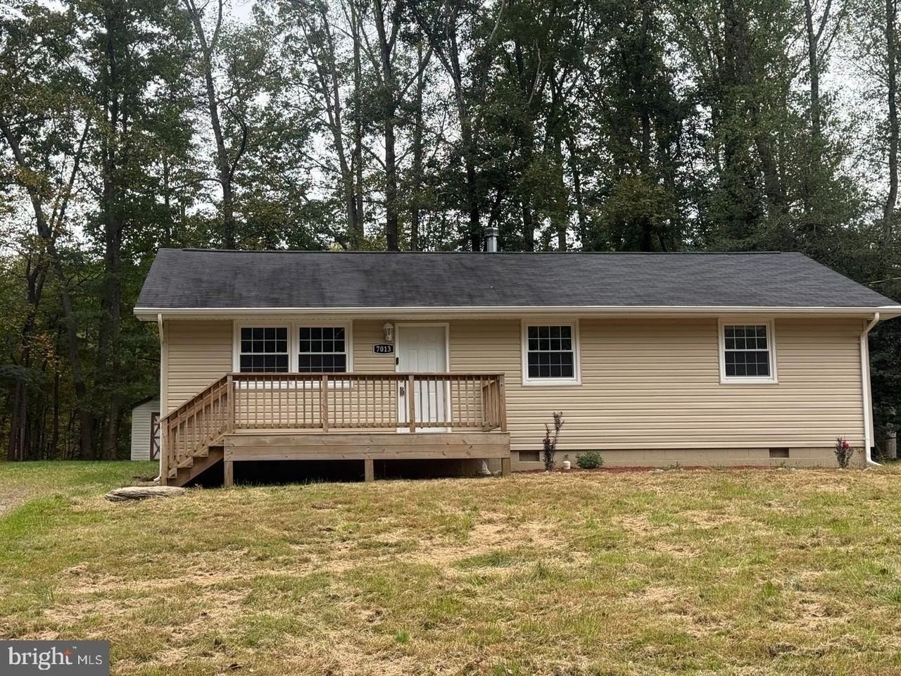 7013 Trails End Rd - Photo 2 of 33