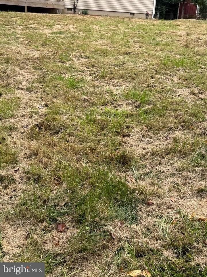 7013 Trails End Rd - Photo 4 of 33