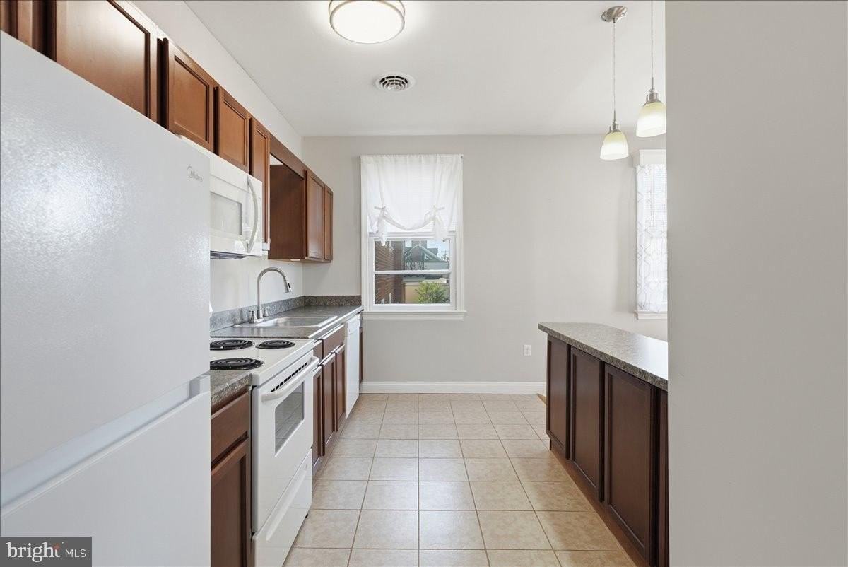 126 N Braddock St #201 - Photo 7 of 18