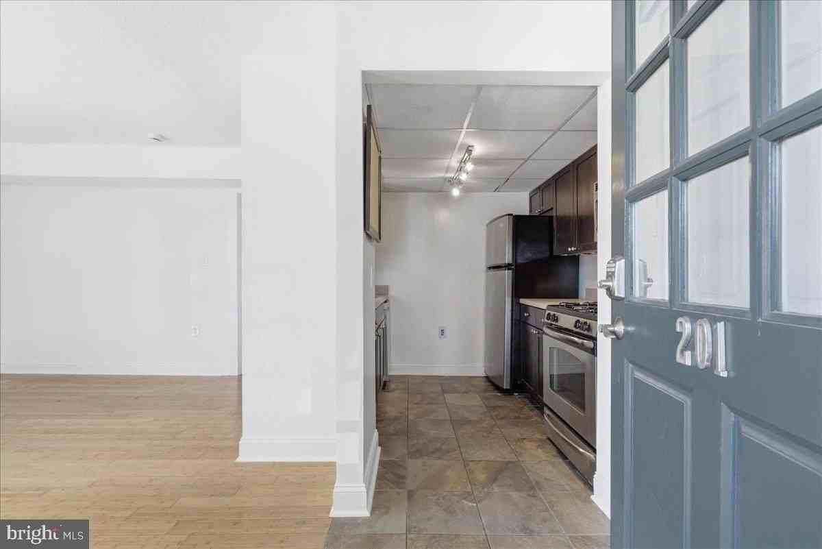 116 N Indian Aly #201 - Photo 3 of 14