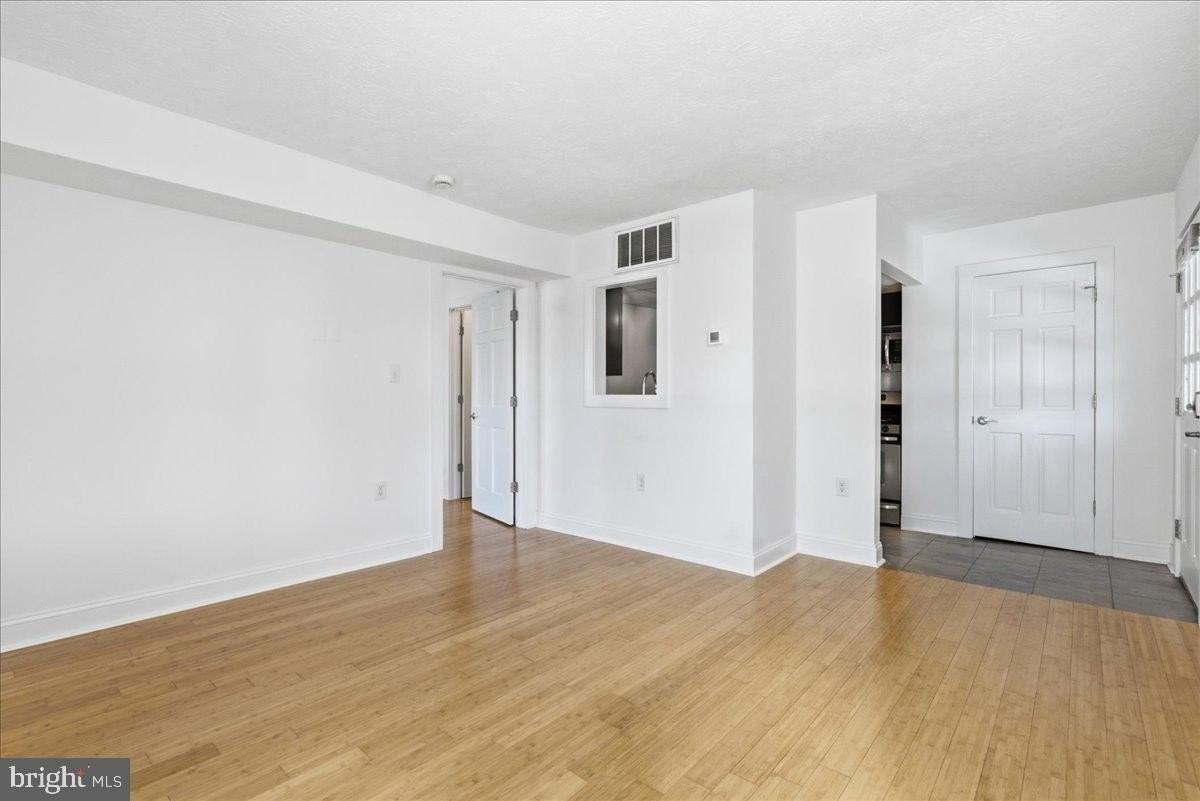 116 N Indian Aly #201 - Photo 7 of 14