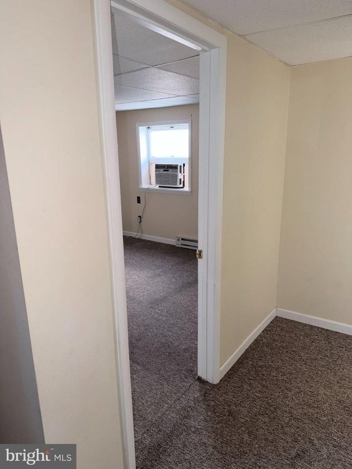 45 N Green St #4 - Photo 6 of 14