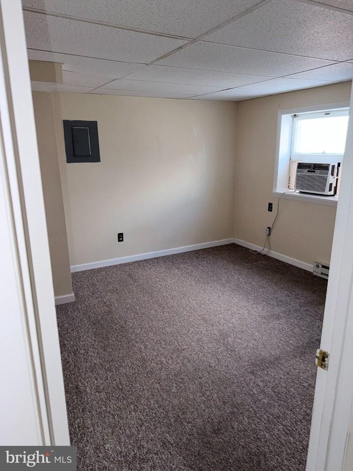 45 N Green St #4 - Photo 7 of 14