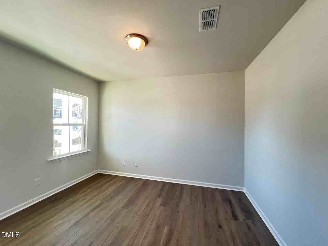 1312 Hollyview Ave - Photo 2 of 15