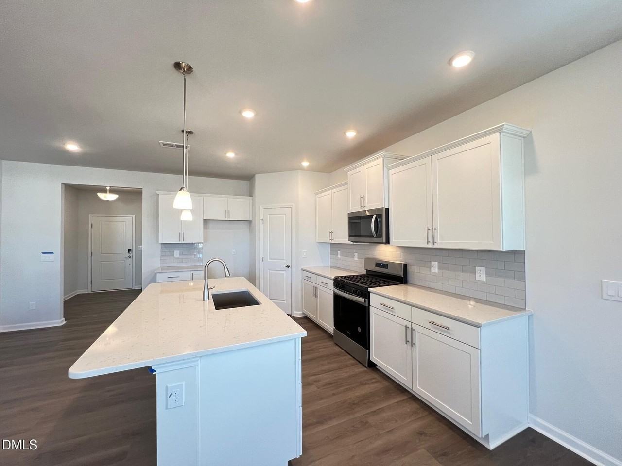 1312 Hollyview Ave - Photo 3 of 15