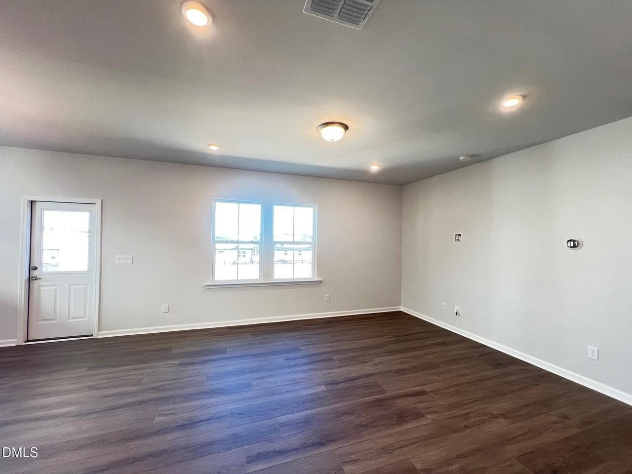 1312 Hollyview Ave - Photo 6 of 15