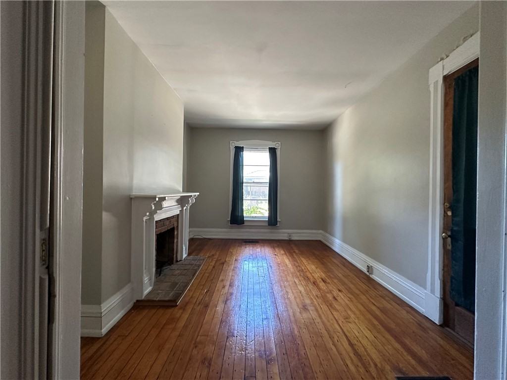 106 Brown St - Photo 6 of 28