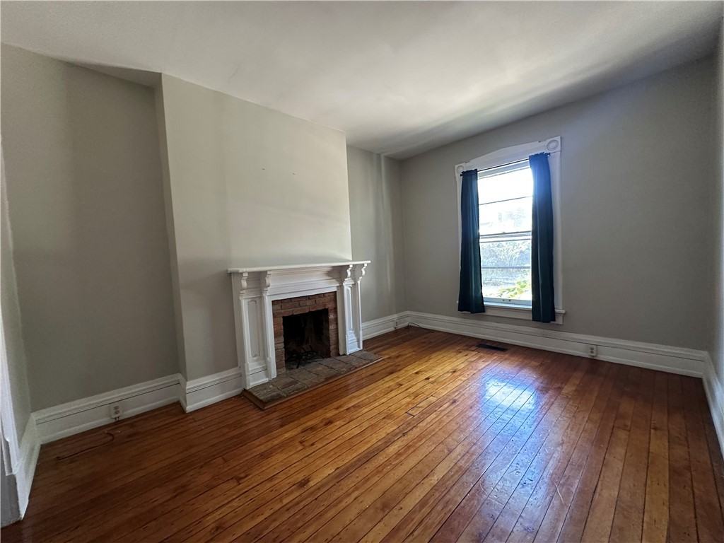 106 Brown St - Photo 7 of 28