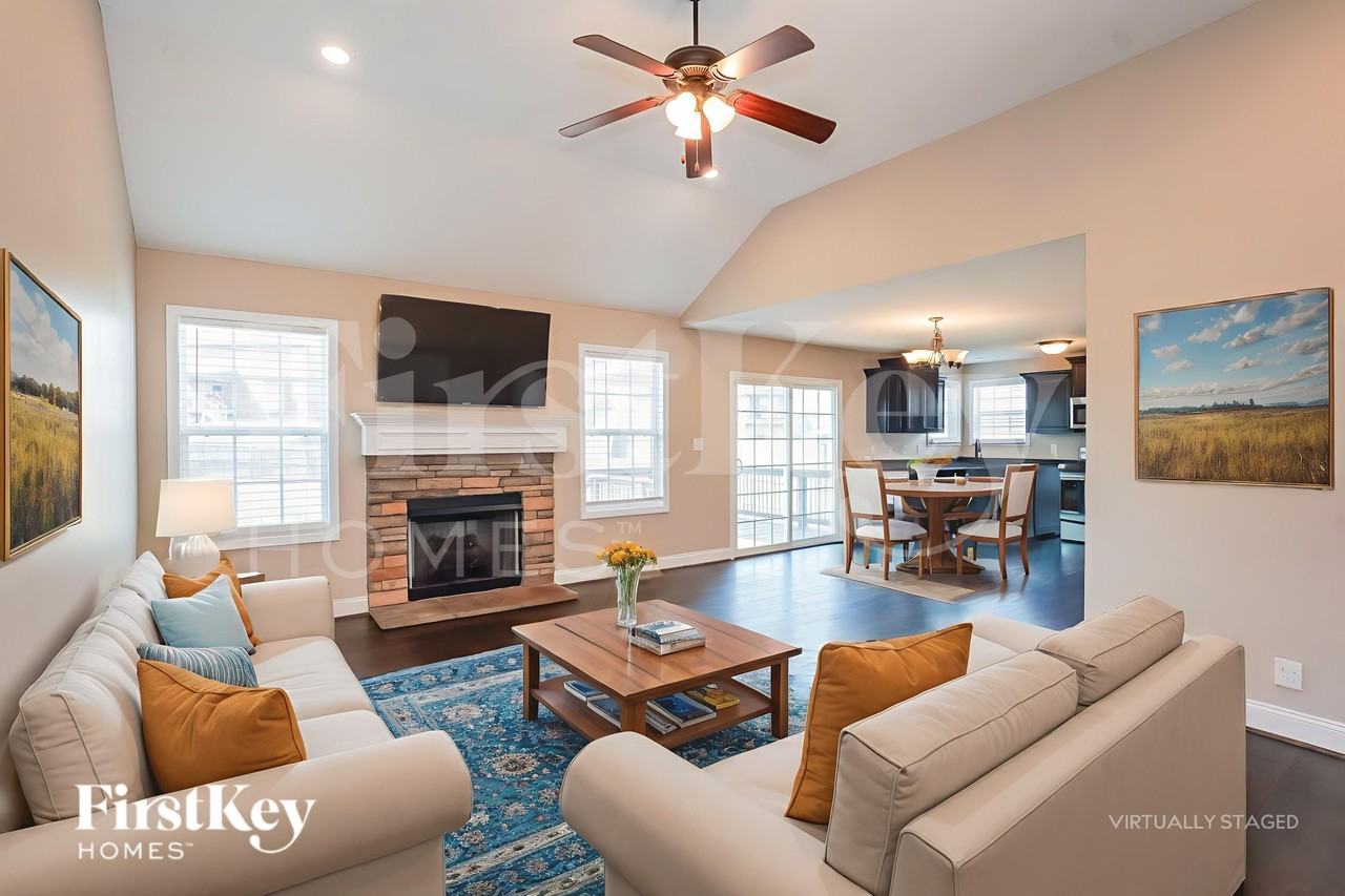467 Mirren Cir - Photo 4 of 19