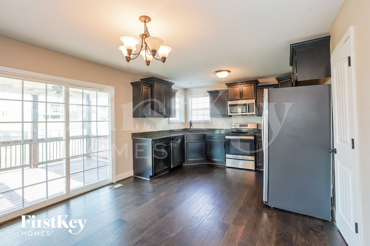 467 Mirren Cir - Photo 6 of 19