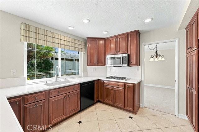 28172 Bluebell Dr - Photo 3 of 8