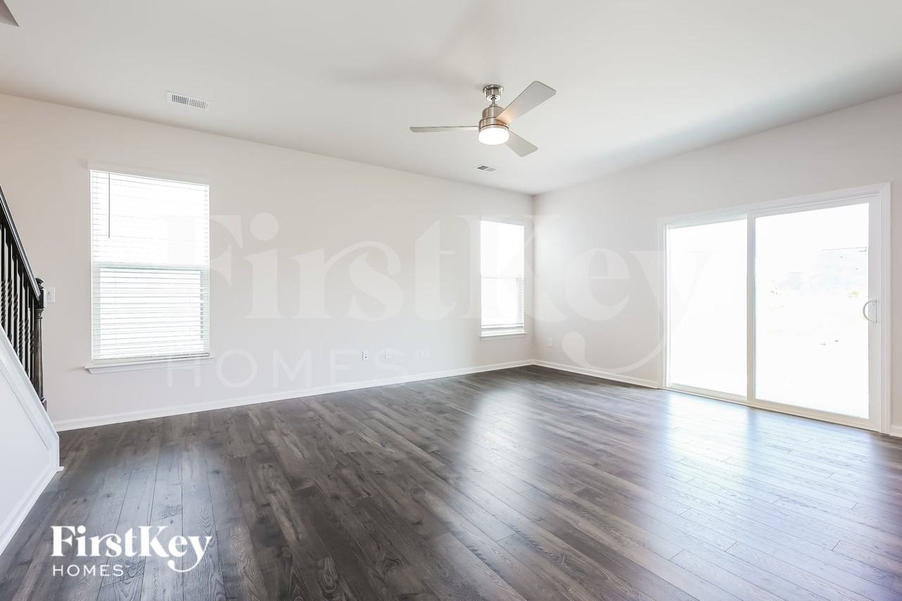 610 Goldburn Way - Photo 3 of 16