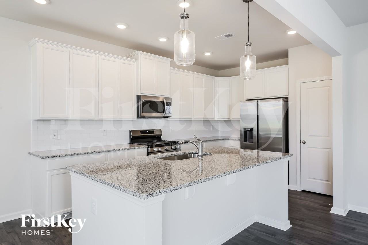 610 Goldburn Way - Photo 6 of 16