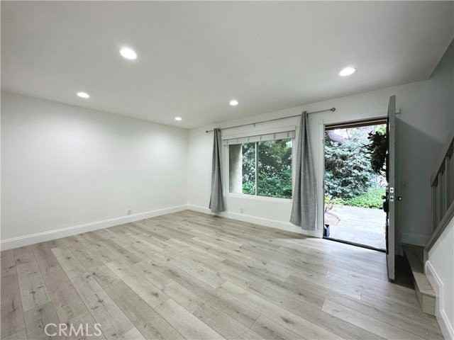 13 Greenleaf #5 - Photo 3 of 8