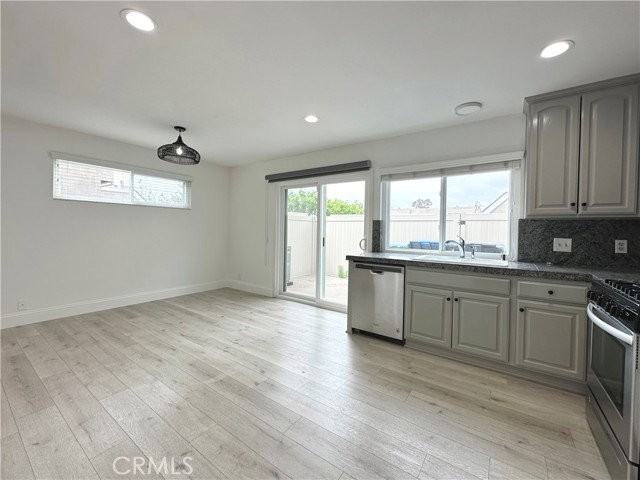 13 Greenleaf #5 - Photo 4 of 8