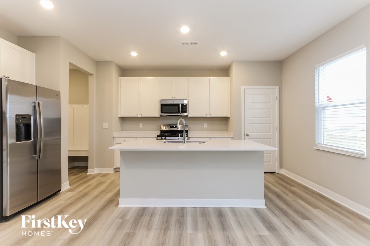2488 S Carlota Dr - Photo 4 of 15