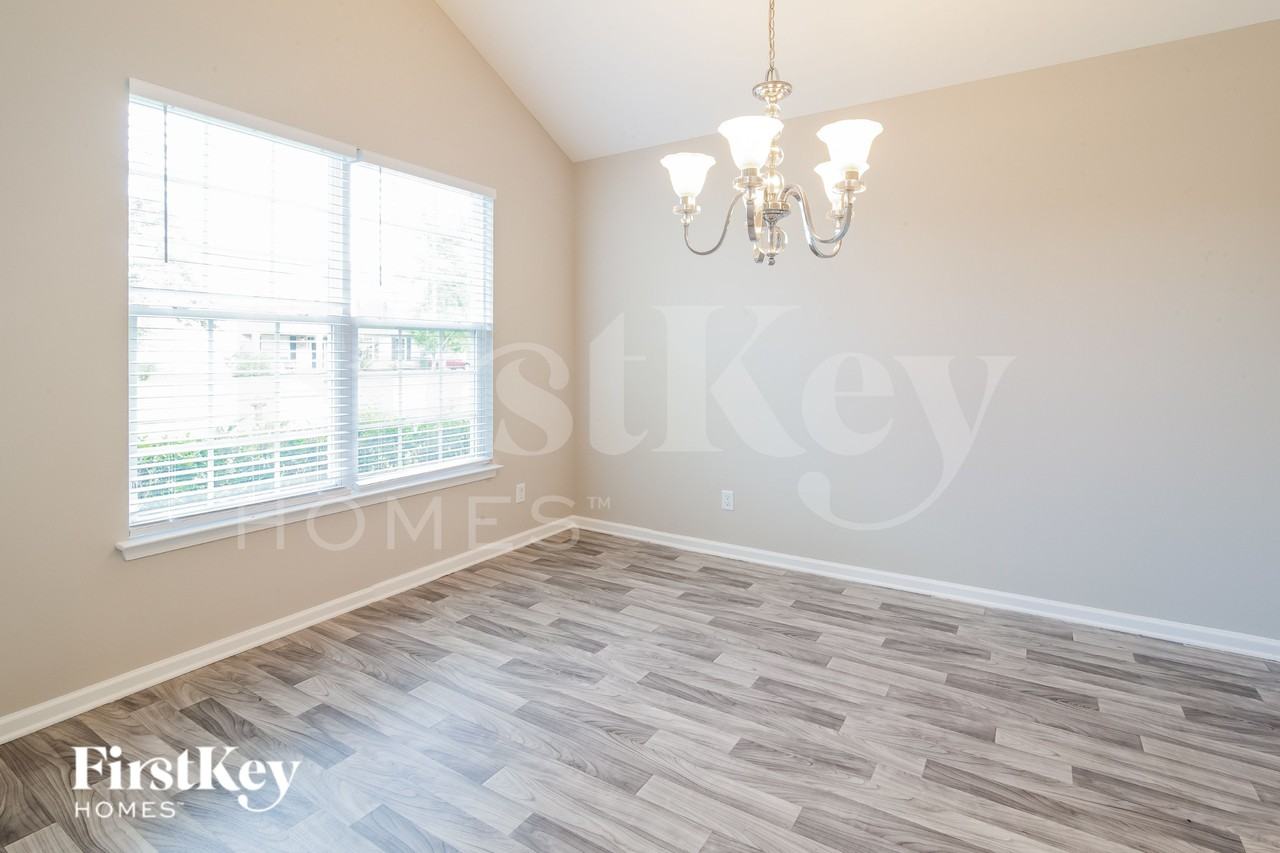 259 Pemberly Blvd - Photo 5 of 15