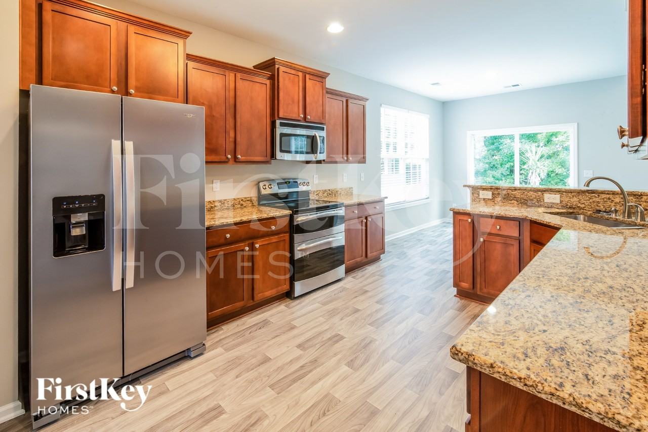 259 Pemberly Blvd - Photo 7 of 15