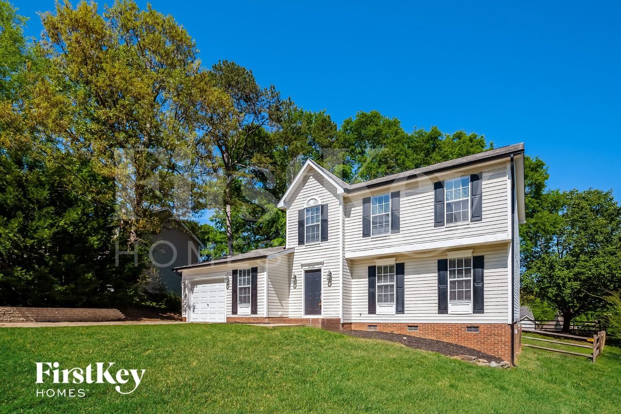 10726 Roxbury Ct - Photo 2 of 15
