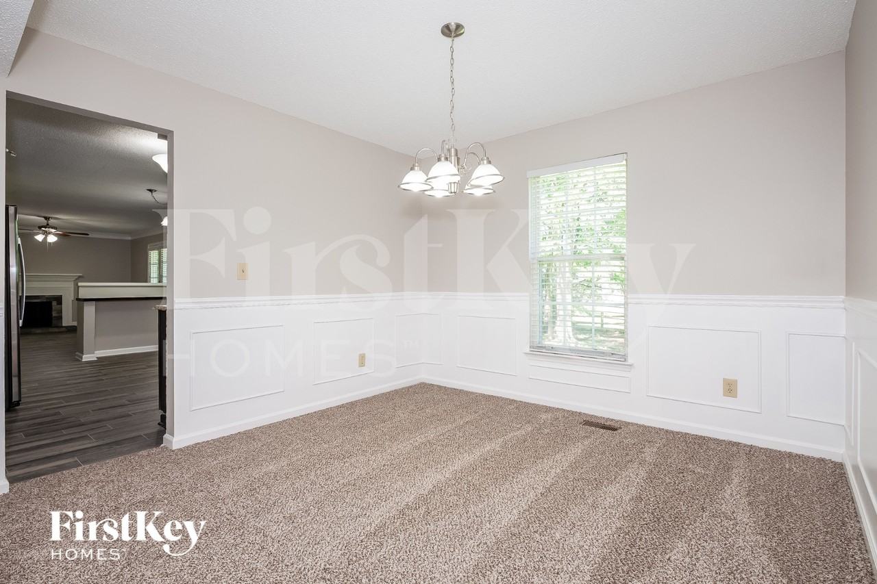 10726 Roxbury Ct - Photo 6 of 15