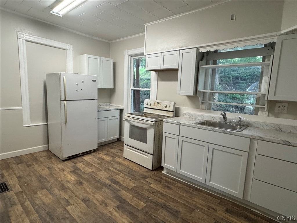 21 Monroe St - Photo 2 of 14