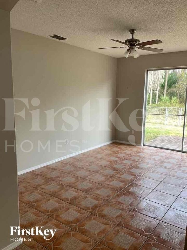 3157 Fairfield Dr - Photo 4 of 14