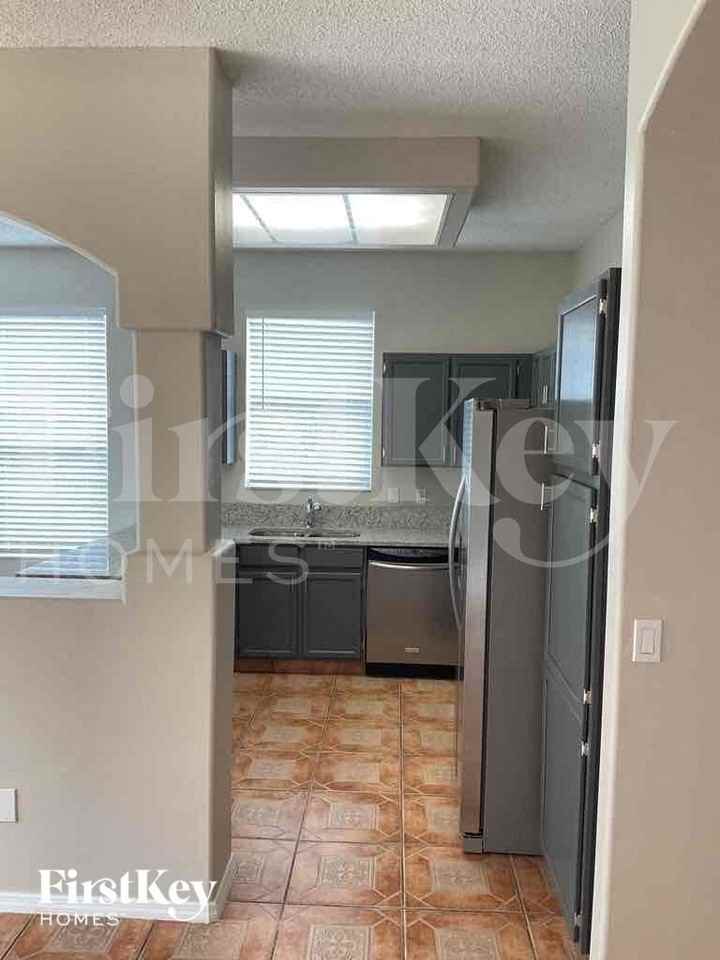 3157 Fairfield Dr - Photo 5 of 14
