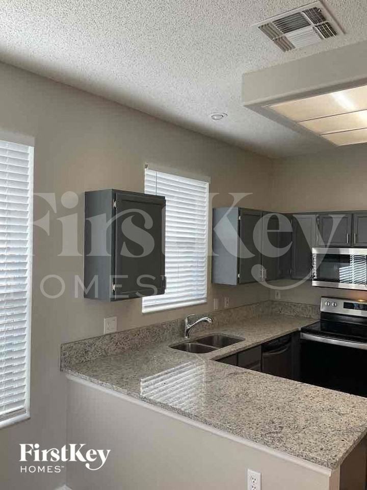 3157 Fairfield Dr - Photo 6 of 14