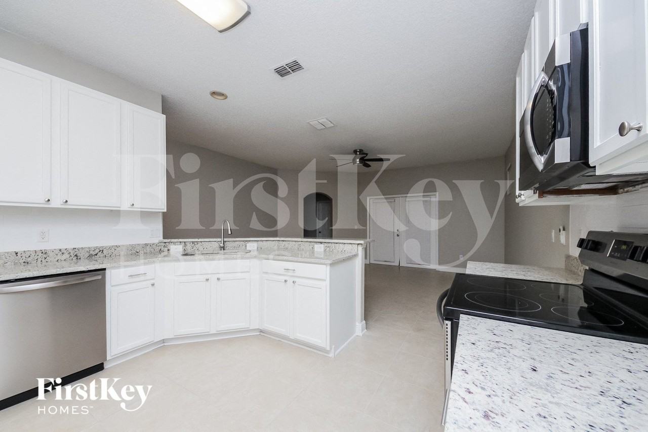 2643 Rainbow Springs Ln - Photo 6 of 16
