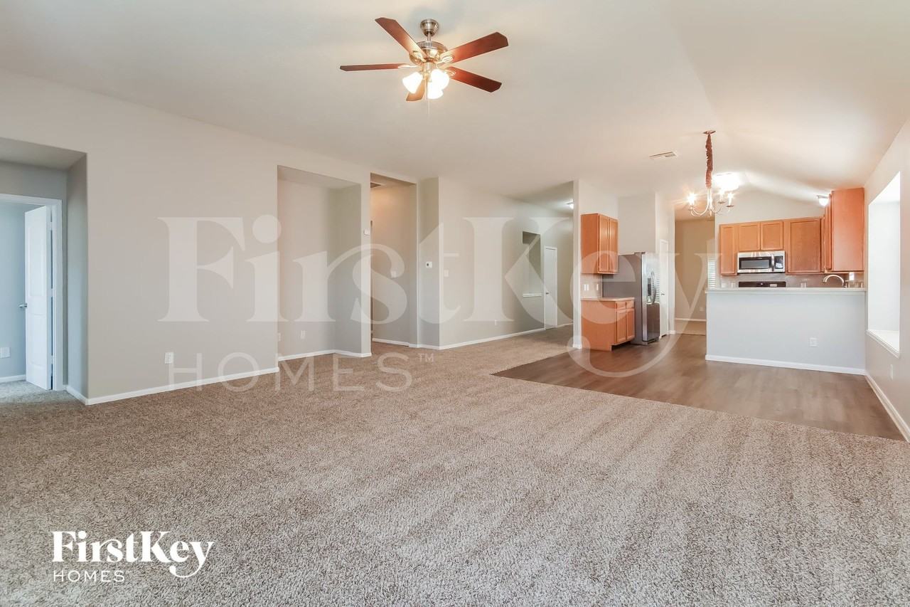 8814 Sombrero St - Photo 4 of 16