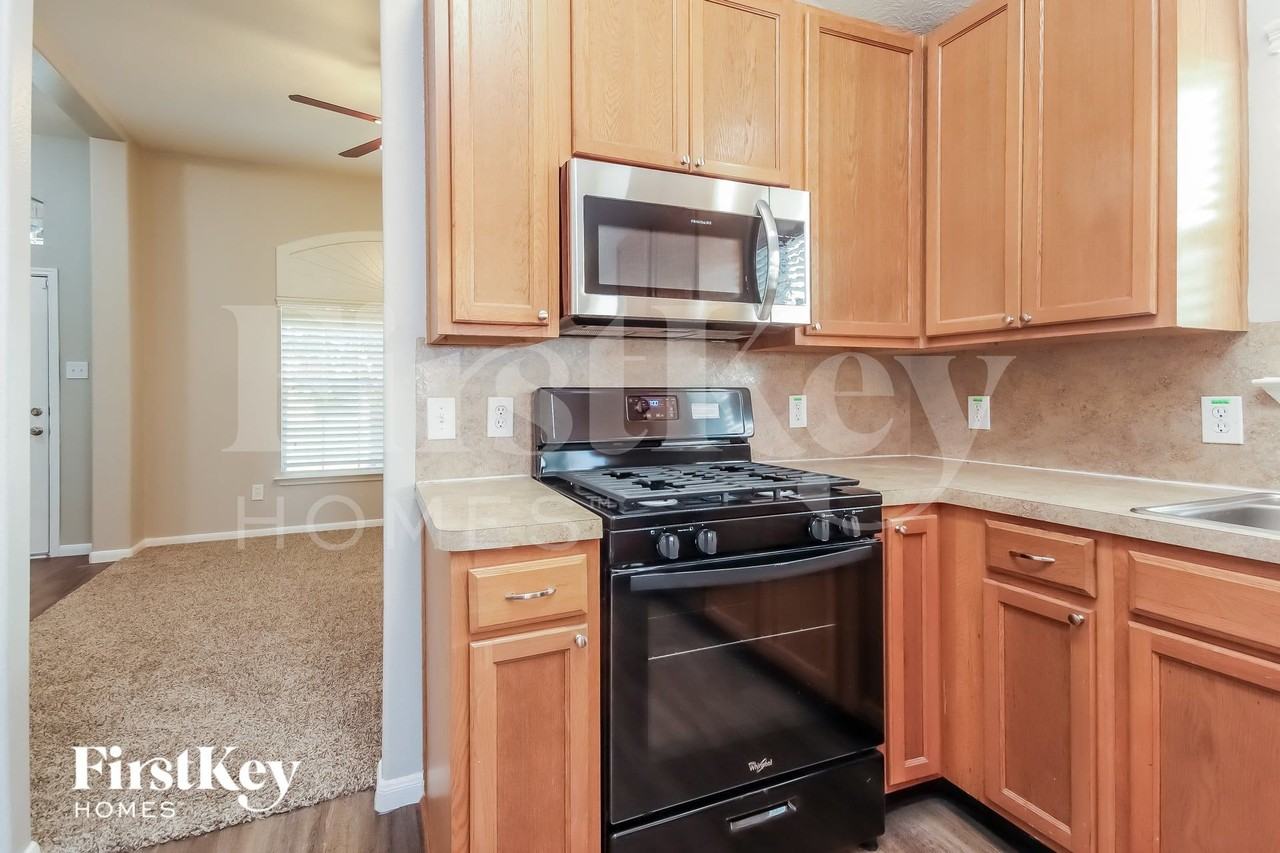 8814 Sombrero St - Photo 6 of 16