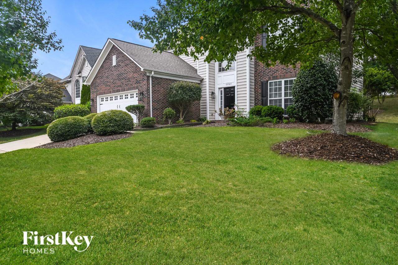 15907 Lavenham Rd - Photo 2 of 15
