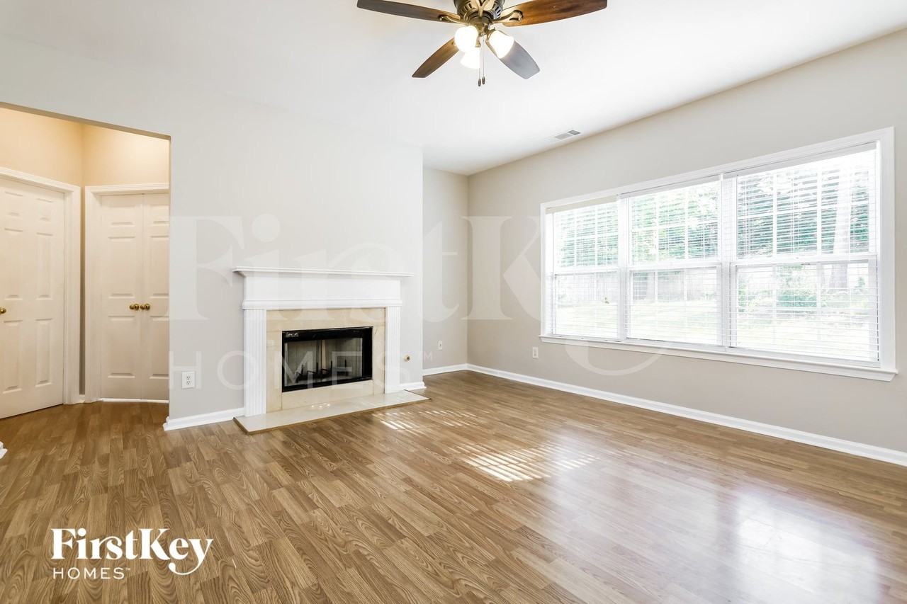 1010 Great Oaks Dr - Photo 2 of 14