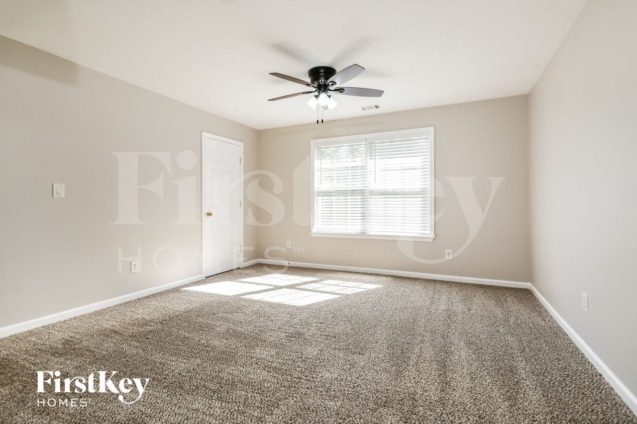1010 Great Oaks Dr - Photo 7 of 14