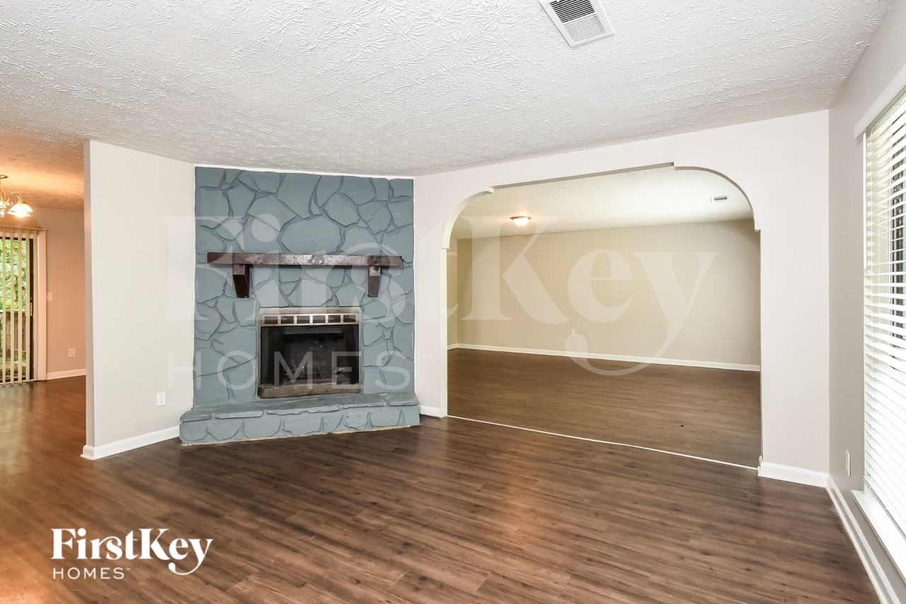 422 Ridgetop Dr Nw - Photo 2 of 16