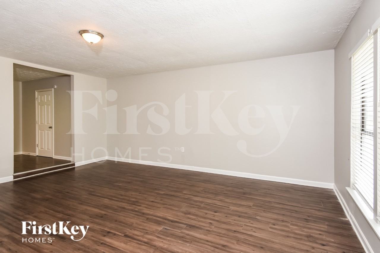 422 Ridgetop Dr Nw - Photo 3 of 16