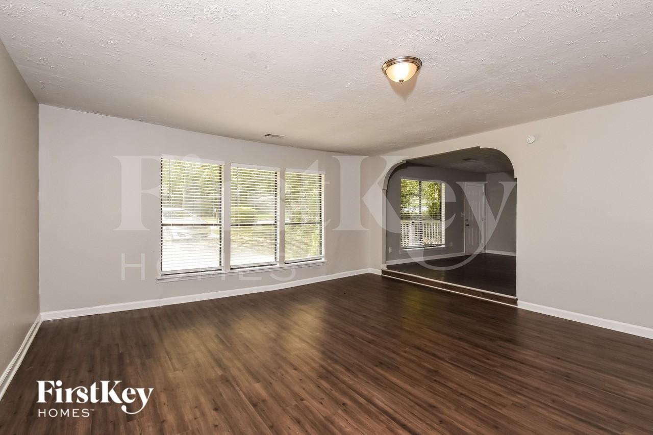 422 Ridgetop Dr Nw - Photo 4 of 16