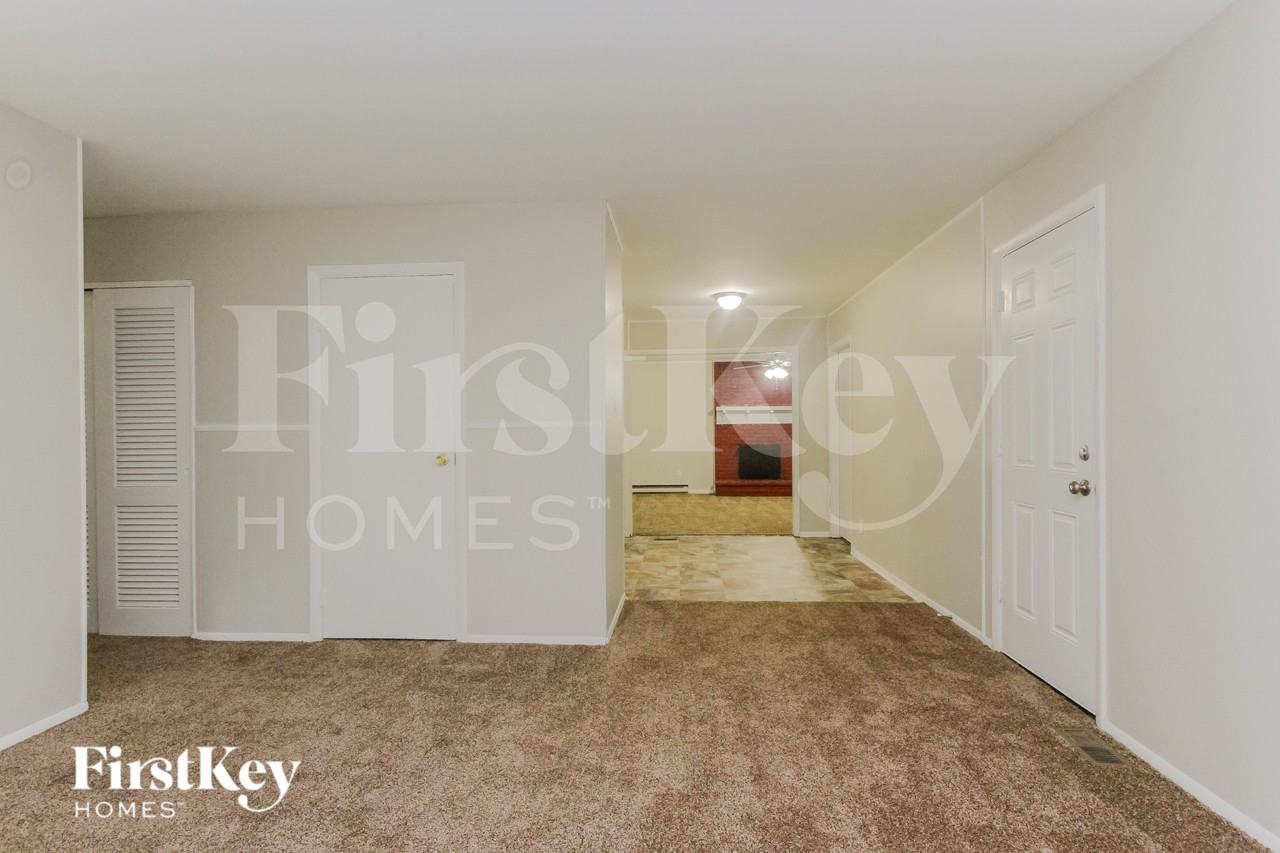 6902 Echo Ln - Photo 2 of 16