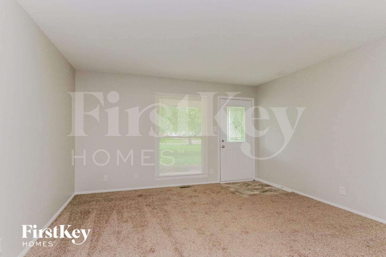 6902 Echo Ln - Photo 3 of 16