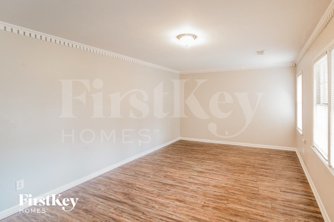 4331 Karen Dr - Photo 3 of 15