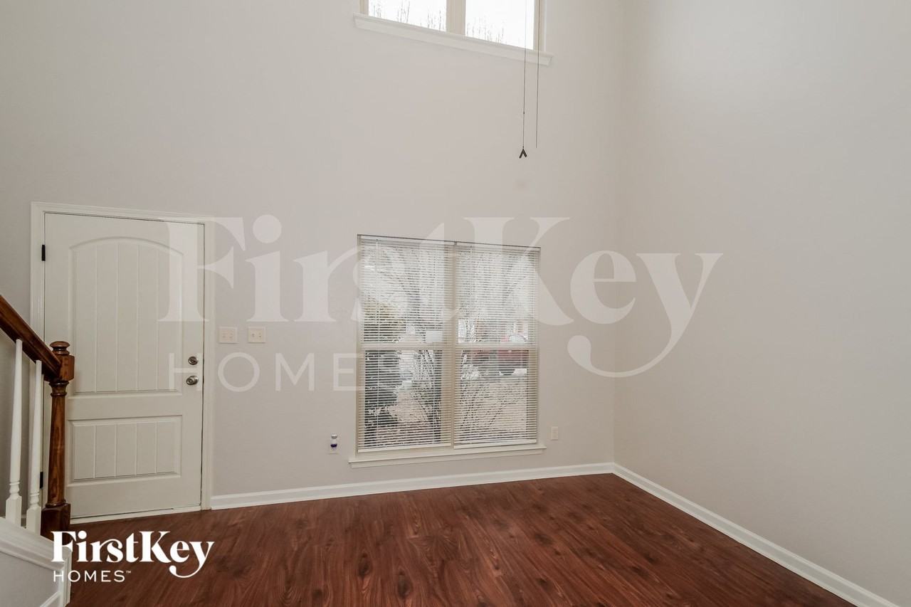4009 Forest Lakes Rd - Photo 4 of 15