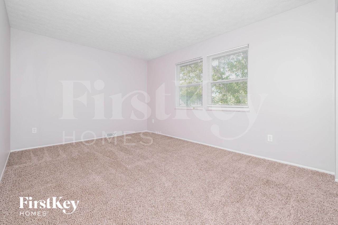 366 Brandy Hill Ave - Photo 4 of 16
