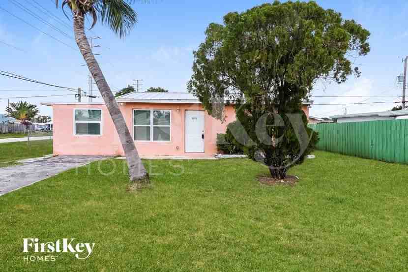 2932 Giuliano Ave - Photo 2 of 15