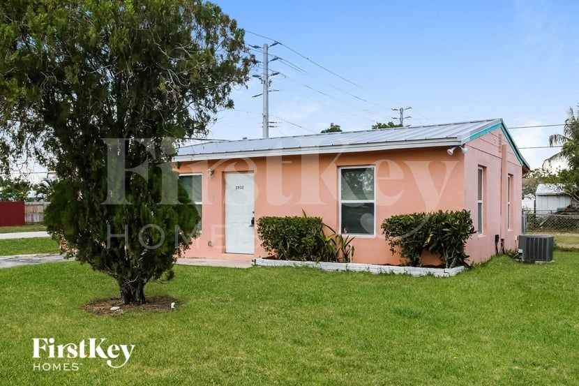 2932 Giuliano Ave - Photo 3 of 15