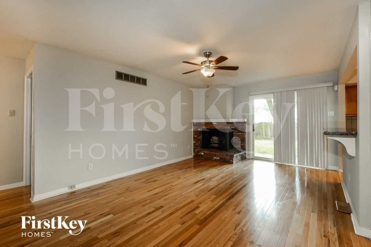 14659 Baratton Dr - Photo 4 of 15
