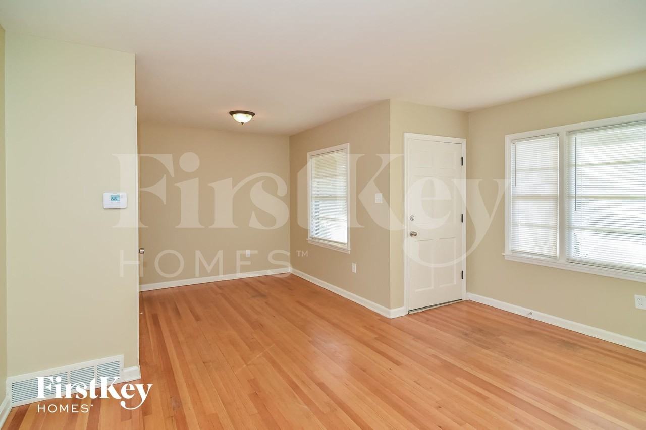 1392 S White Station Rd - Photo 2 of 15
